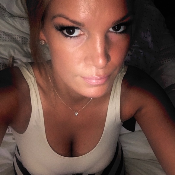 Meet your Posher, Ashlee - Picture 1 of 1